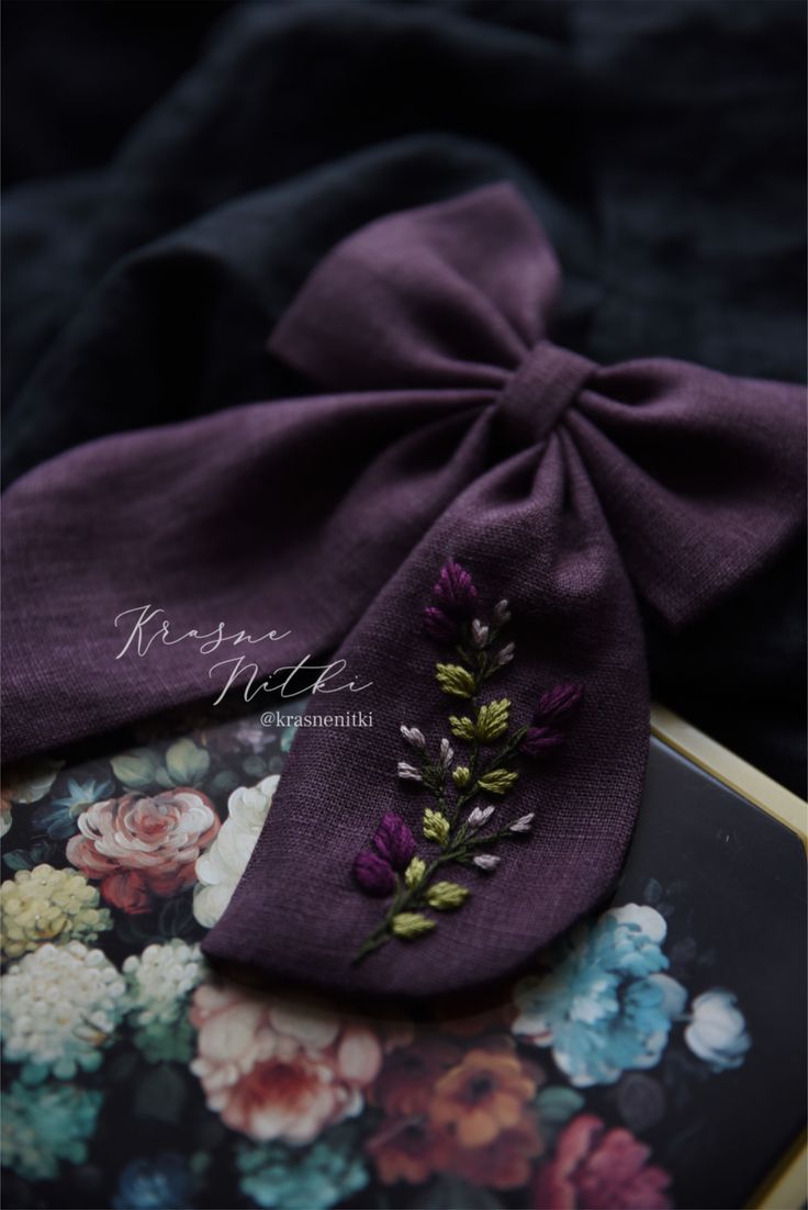 Handcrafted Embroidred Bow Hair Clip